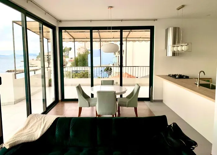 Luxurious Four Bedroom Penthouse Apartman Podstrana