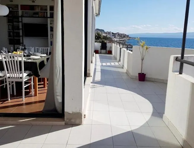 Luxurious Four Bedroom Penthouse Apartman